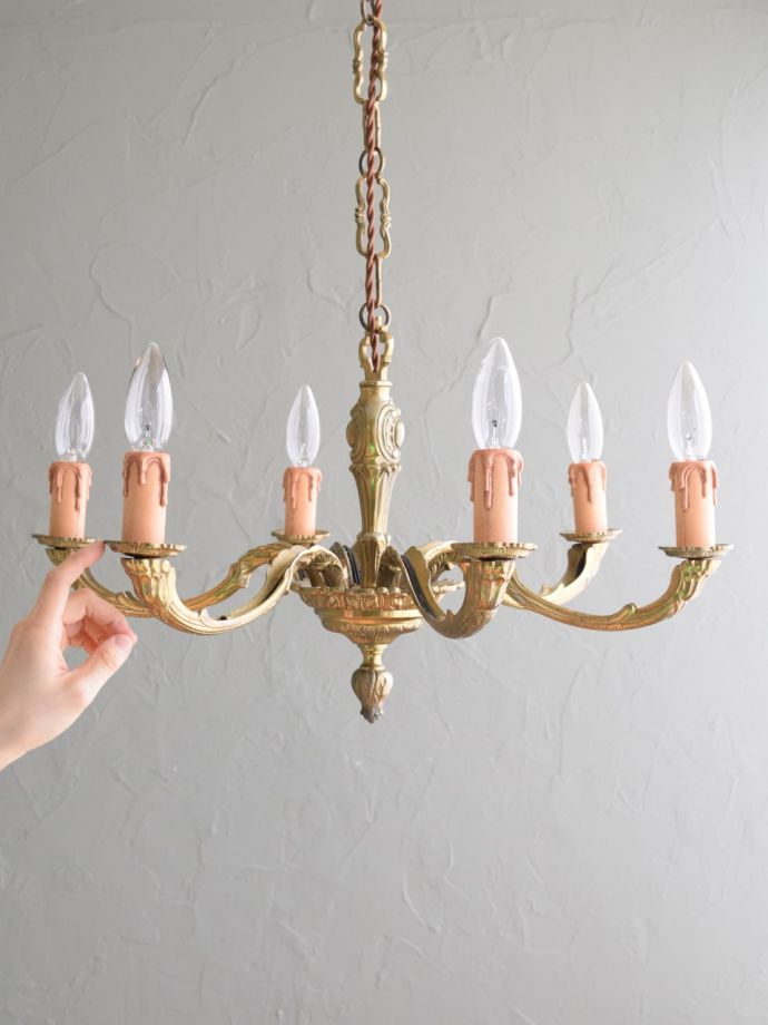 イギリスで見つけたアンティーク真鍮製6灯シャンデリア（E17