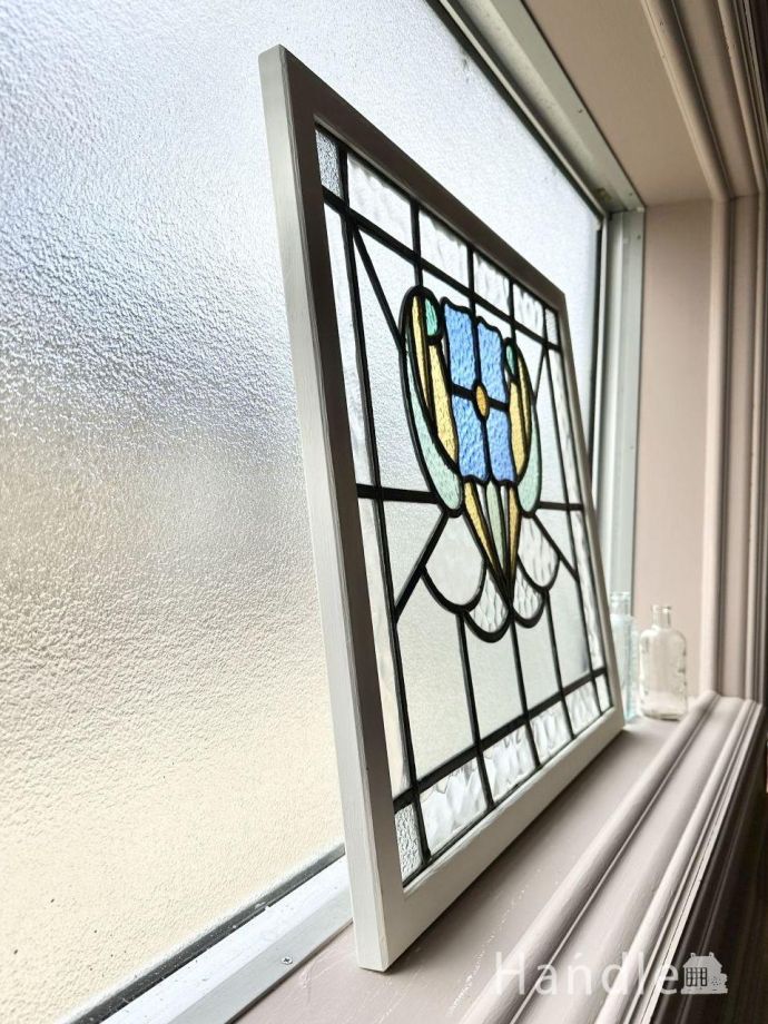 英国アンティークのステンドグラス、爽やかなブルー色のお花のステンド