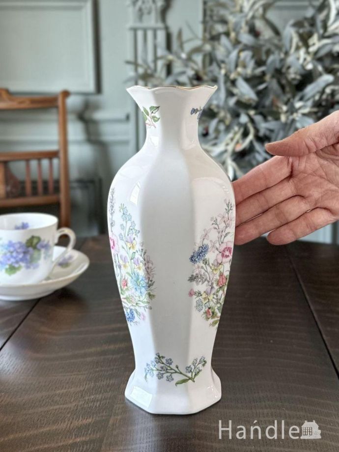 イギリスから届いたエインズレイの花器、wild tudor（ワイルド