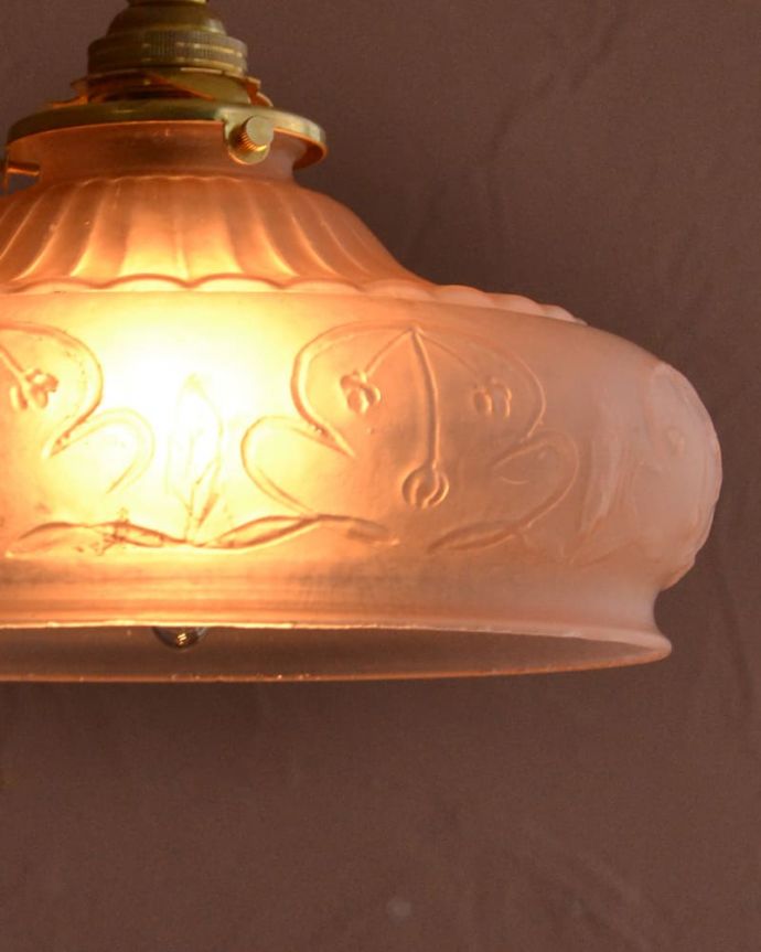 フランスのアンティーク照明、アールヌーボーデザインガラスのランプ
