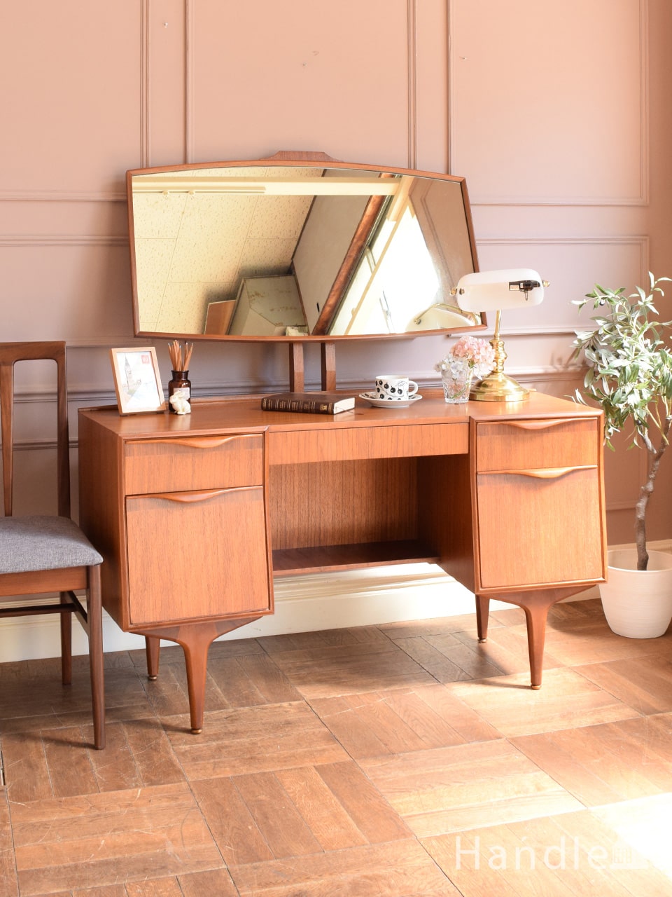 McINTOSH社のカッコいいビンテージ家具、イギリスで見つけたミッド