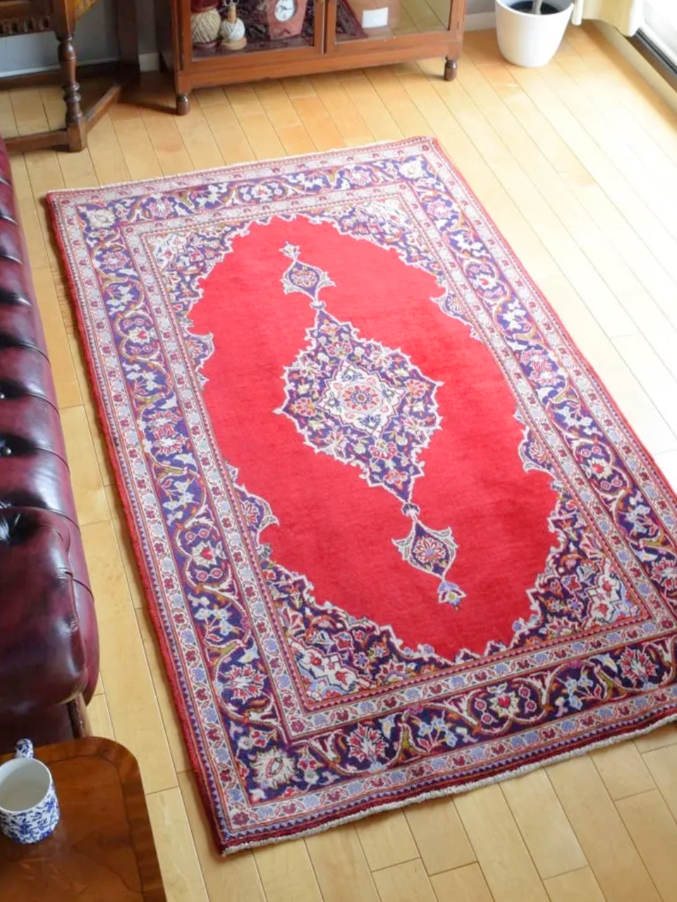 キャフサデザインが美しいオールドペルシャ絨毯、Kashan（カシャーン