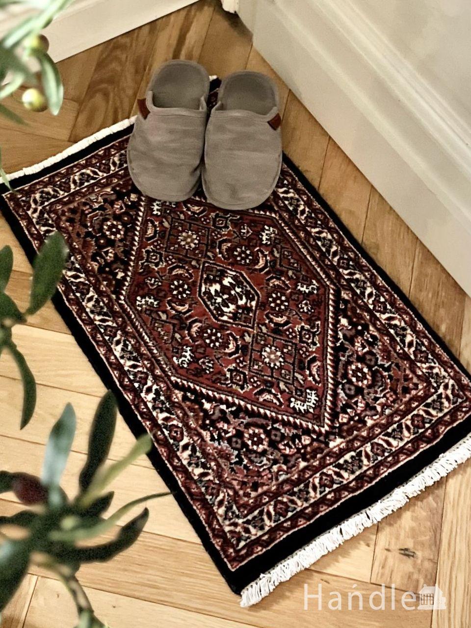 玄関マットに使えるペルシャ絨毯、ザンジャーンのおしゃれな手織りの