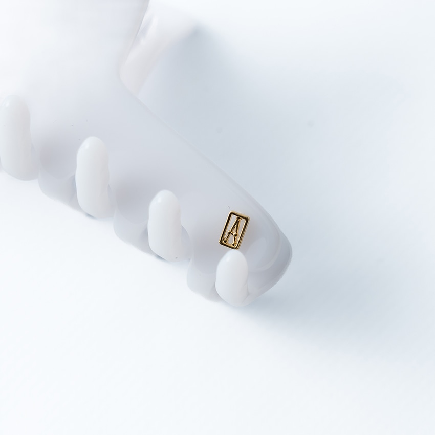 アレクサンドルドゥパリ「クリップ（Mサイズ）アイボリー」(アイボリー