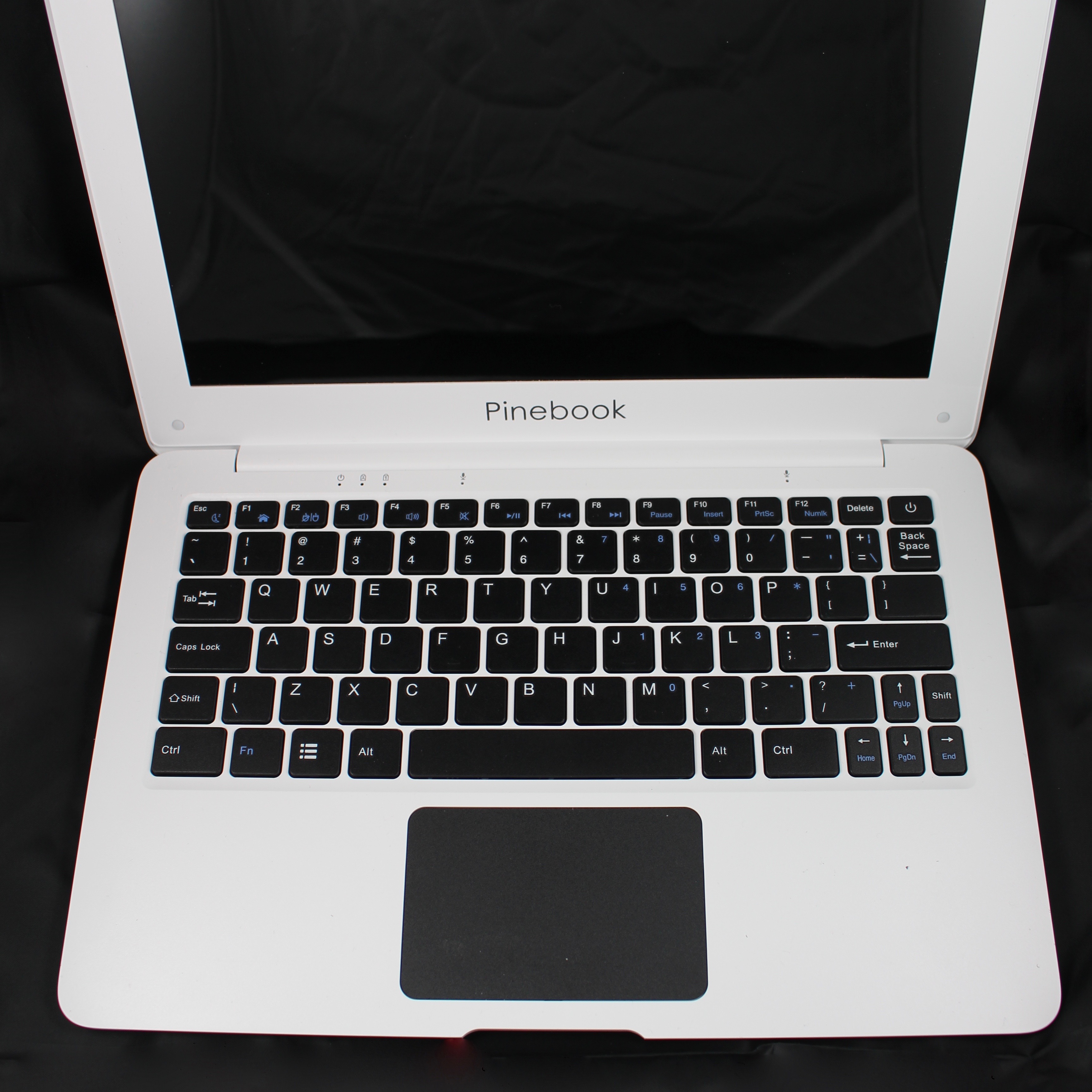 Hands On With The Pinebook | Hackaday