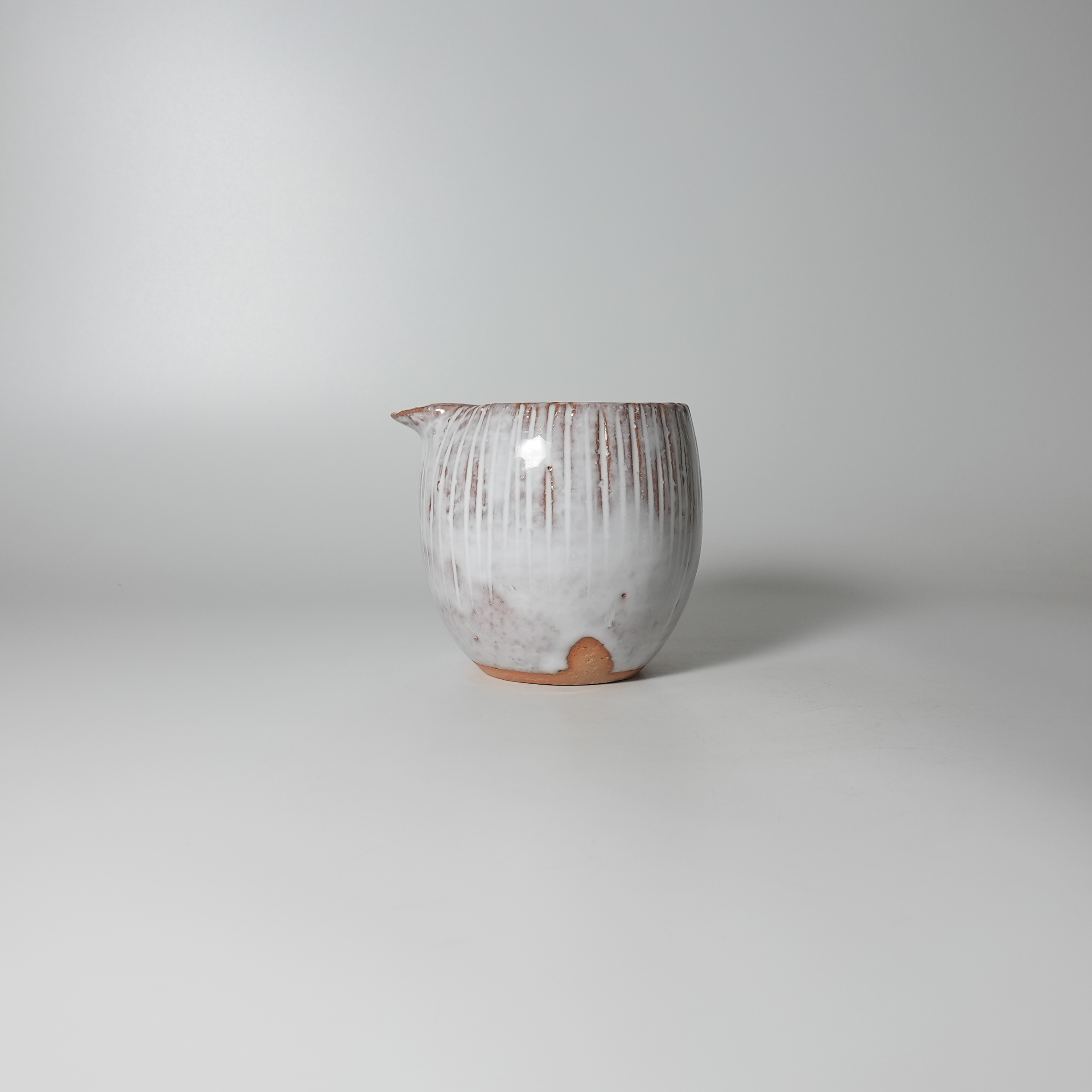 白萩片口酒器 岡田裕作 県指定無形文化財 萩焼 | 萩焼屋Hagiyakiya