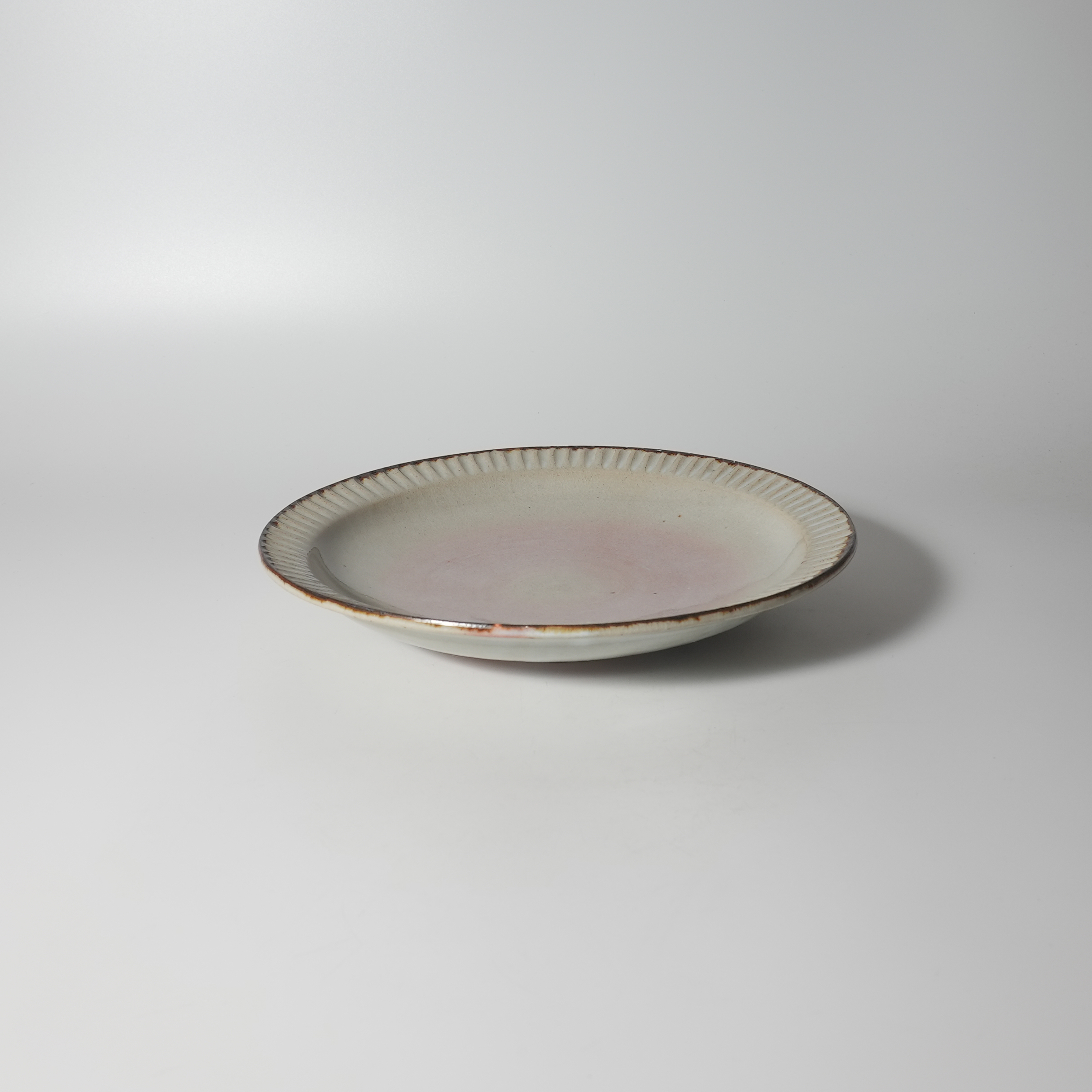 萩焼 わら白鎬リム皿 7寸 永田美和子作 萩焼 | 萩焼屋Hagiyakiya