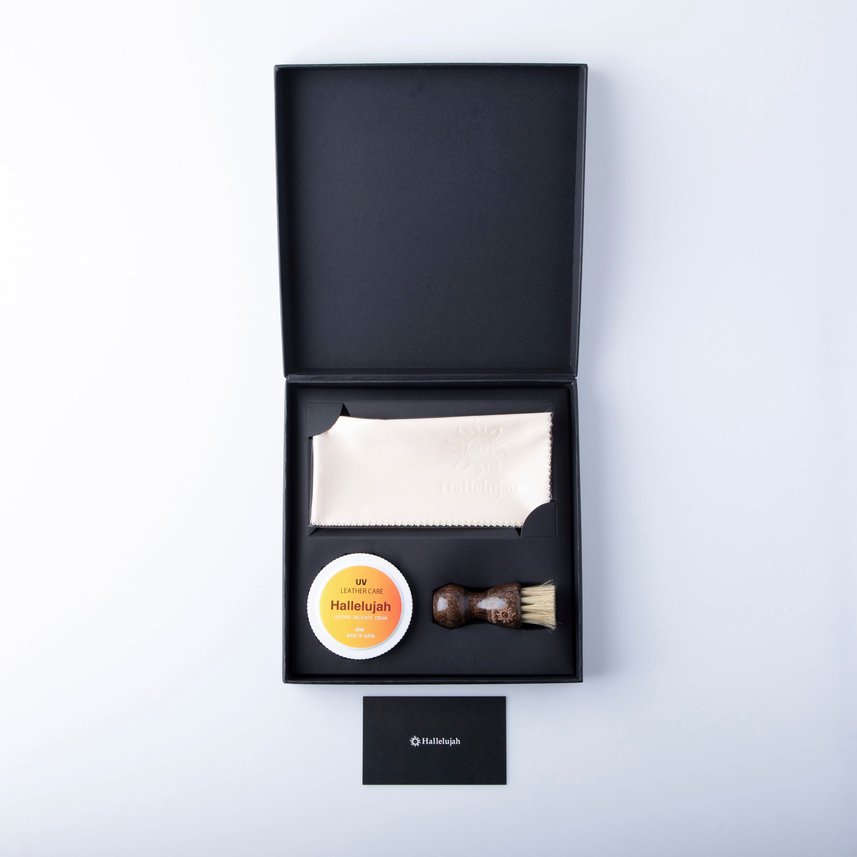 レザー製品の必需品。ギフトにも最適な「レザーケア3点セット