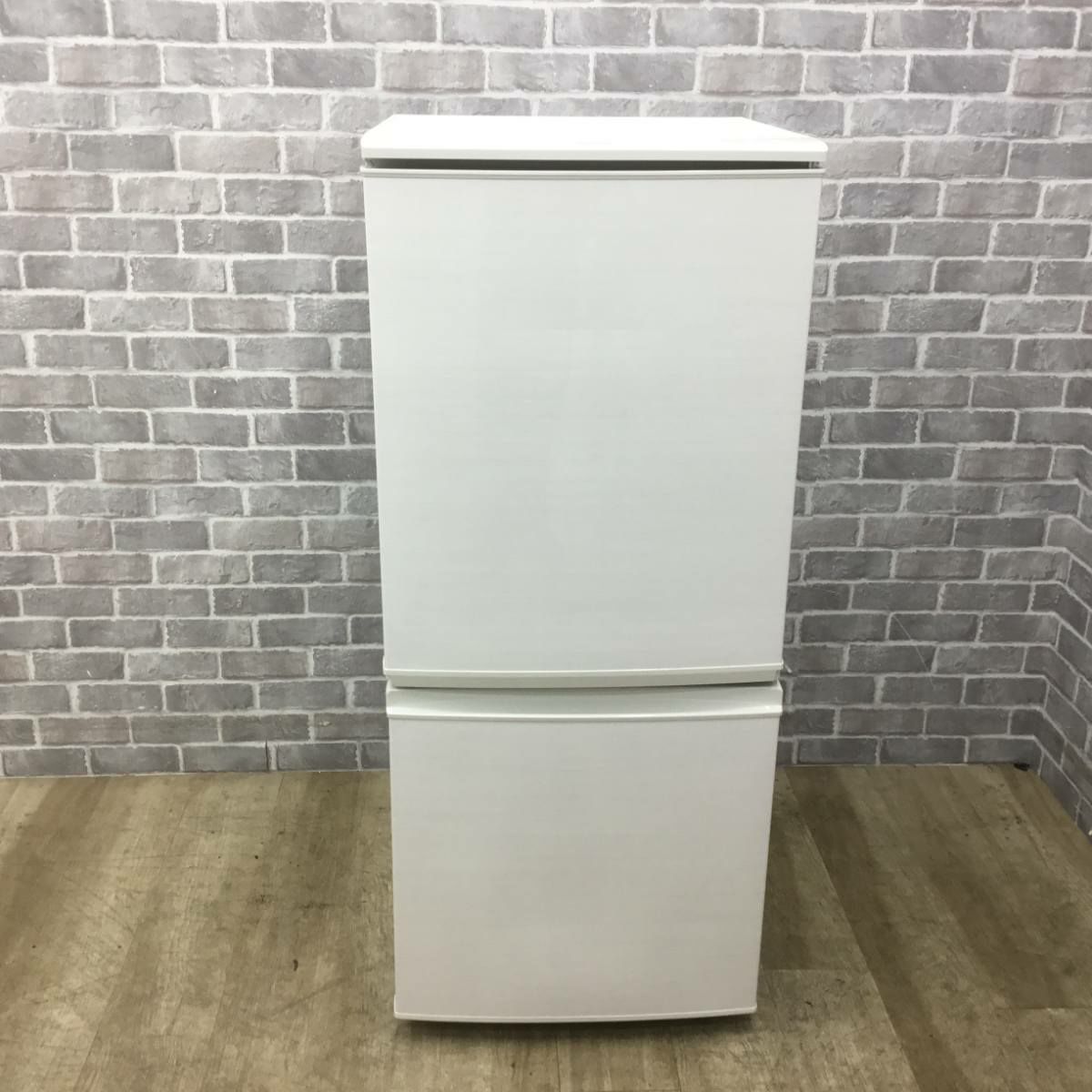 シャープ 冷蔵庫 2ドア 137L どっちもドア SJ-D14C-W 2017年製