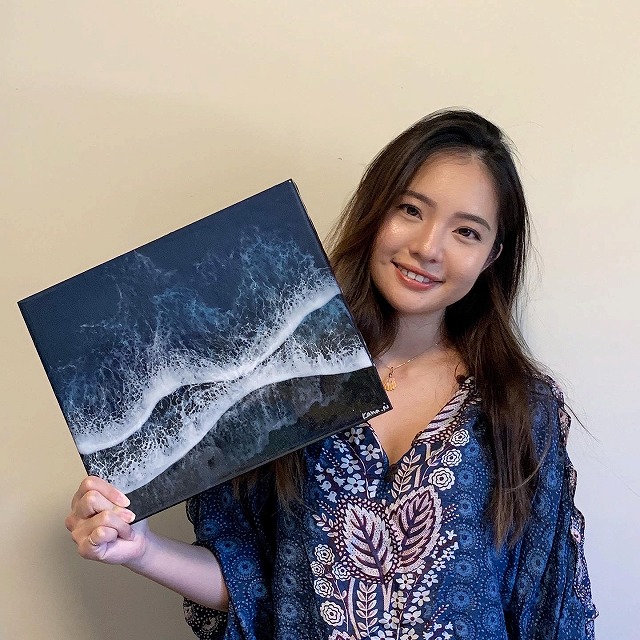 ハワイ美女】ハワイでレジンアーティストとして大活躍中の「Kanaさん