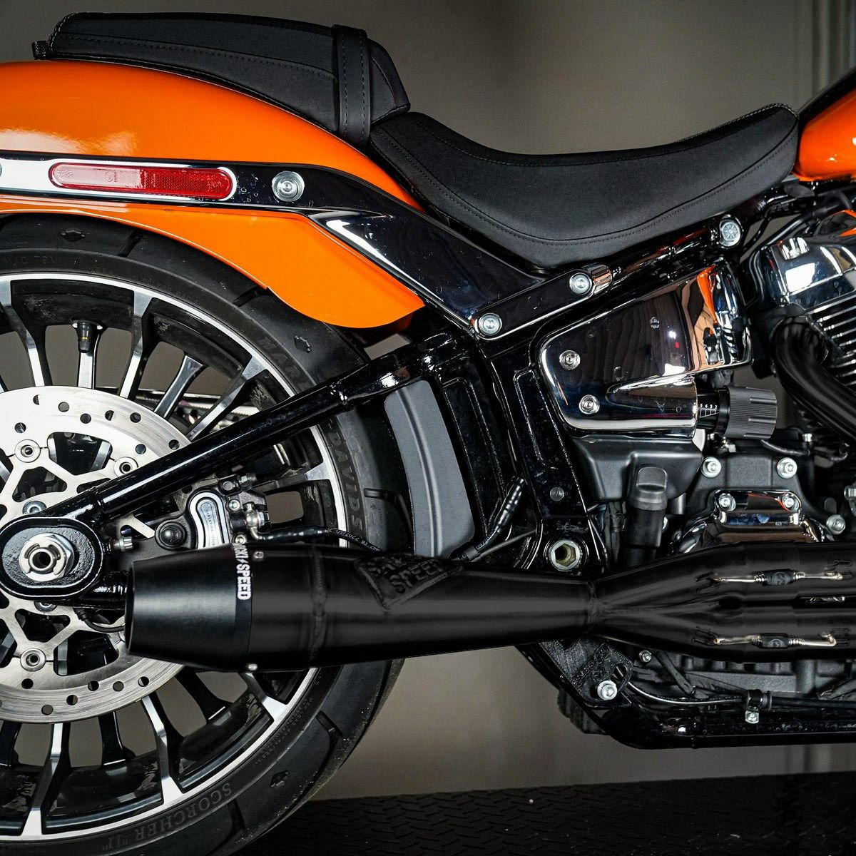 ブレイクアウト、ファットボーイ、FXDRS用マフラー｜ハーレーカスタム