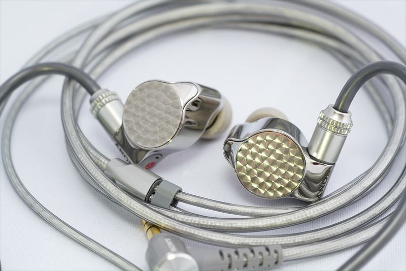 SONY IER-Z1Rの開封とファーストインプレッション - Headphone+Earphone