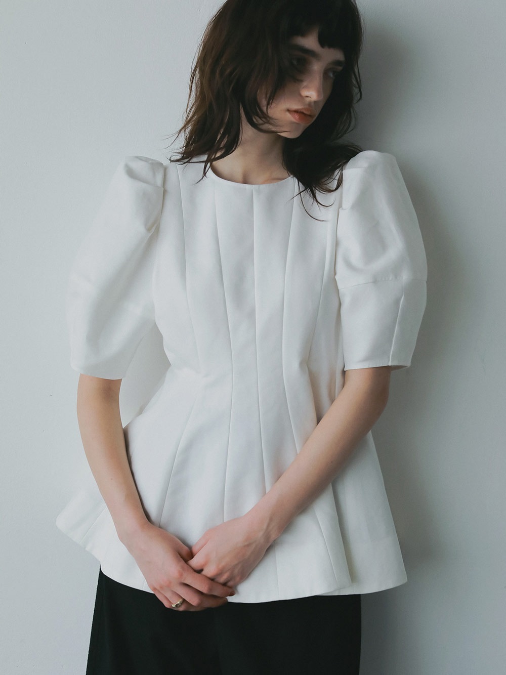 コットンフォルムペプラムブラウス | Blouse | HER. Online Store