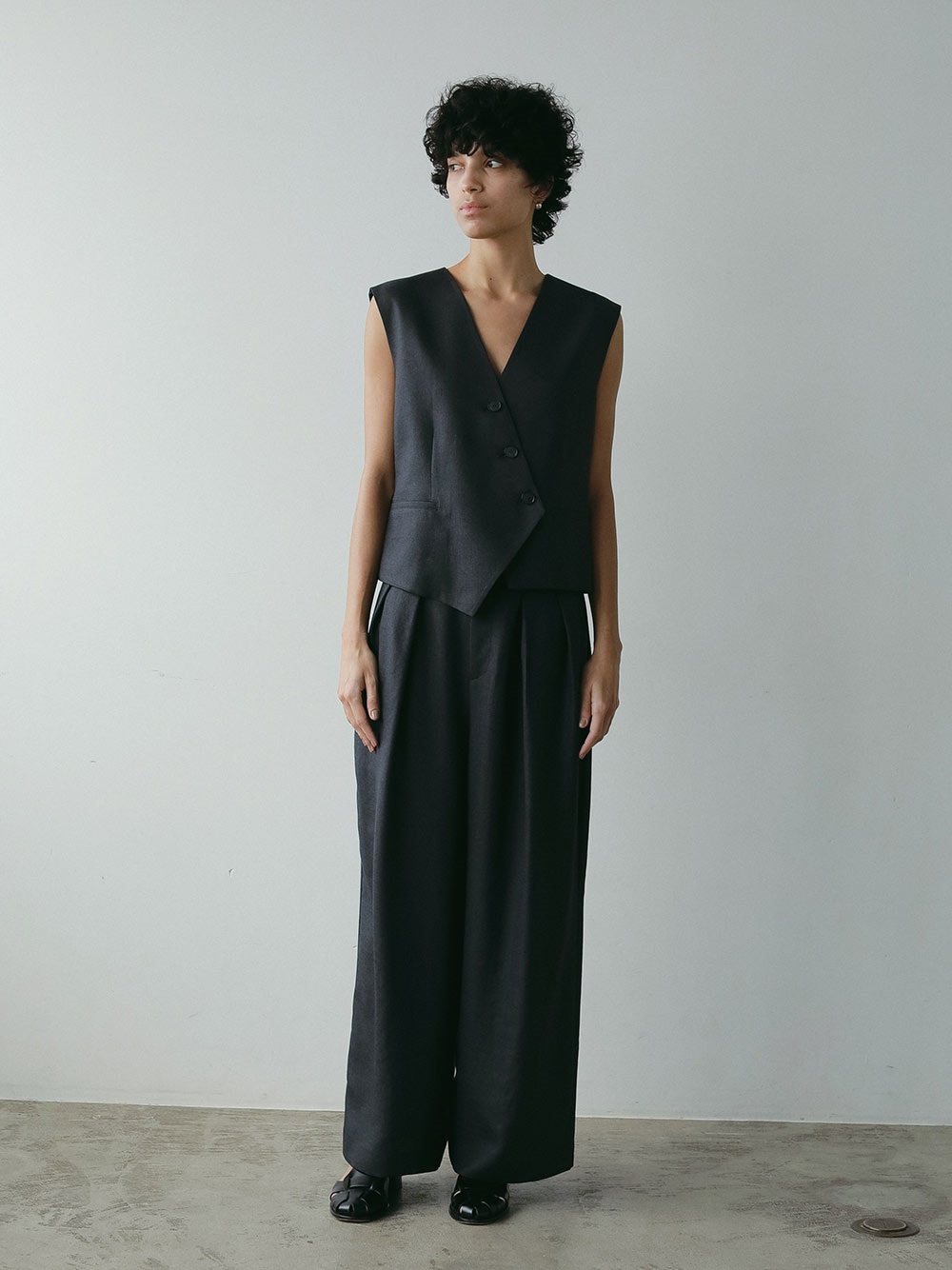 リネンライクパンツ | Pants | HER. Online Store