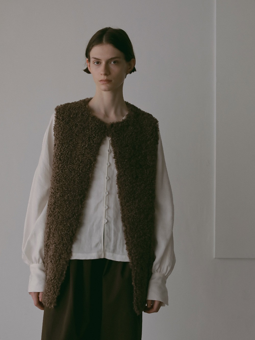 フェイクファーベスト | Jacket | HER. Online Store