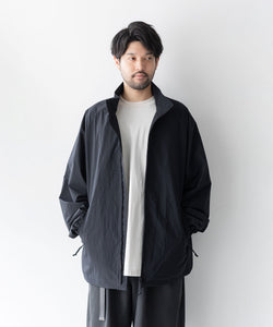 stein / シュタイン】WINDBREAKER STAND COLLAR JACKET - BLACK | 公式