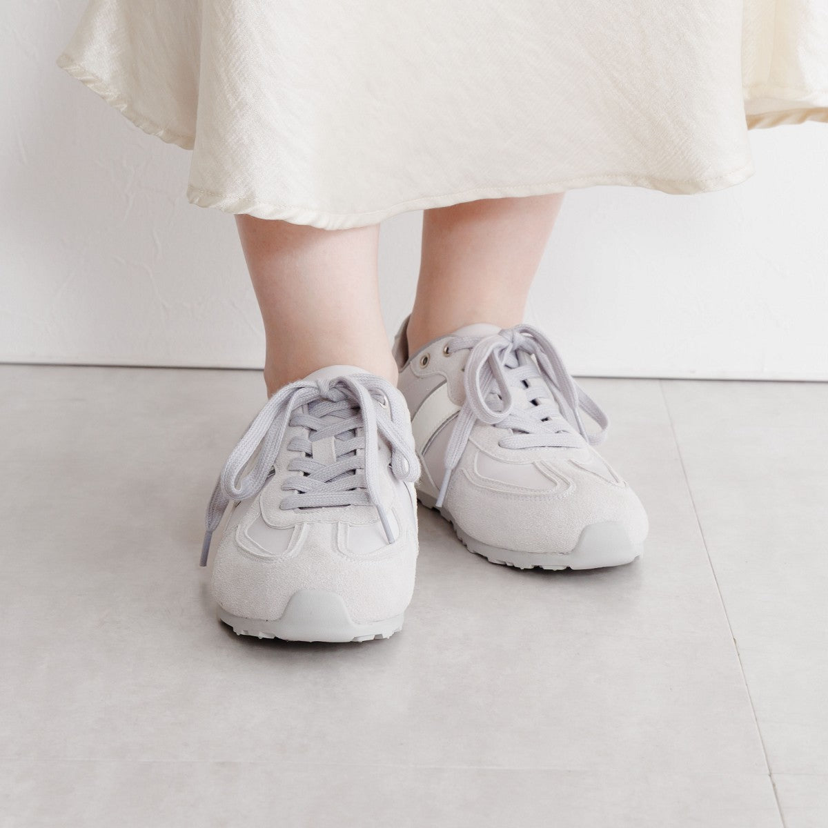 未使用級✨卑弥呼 HIMIKO クロスデザイン 袋付き 24.5 ホワイト白