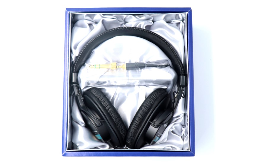 SONY MDR-7506をレビュー。世界的に有名なスタジオ用モニター