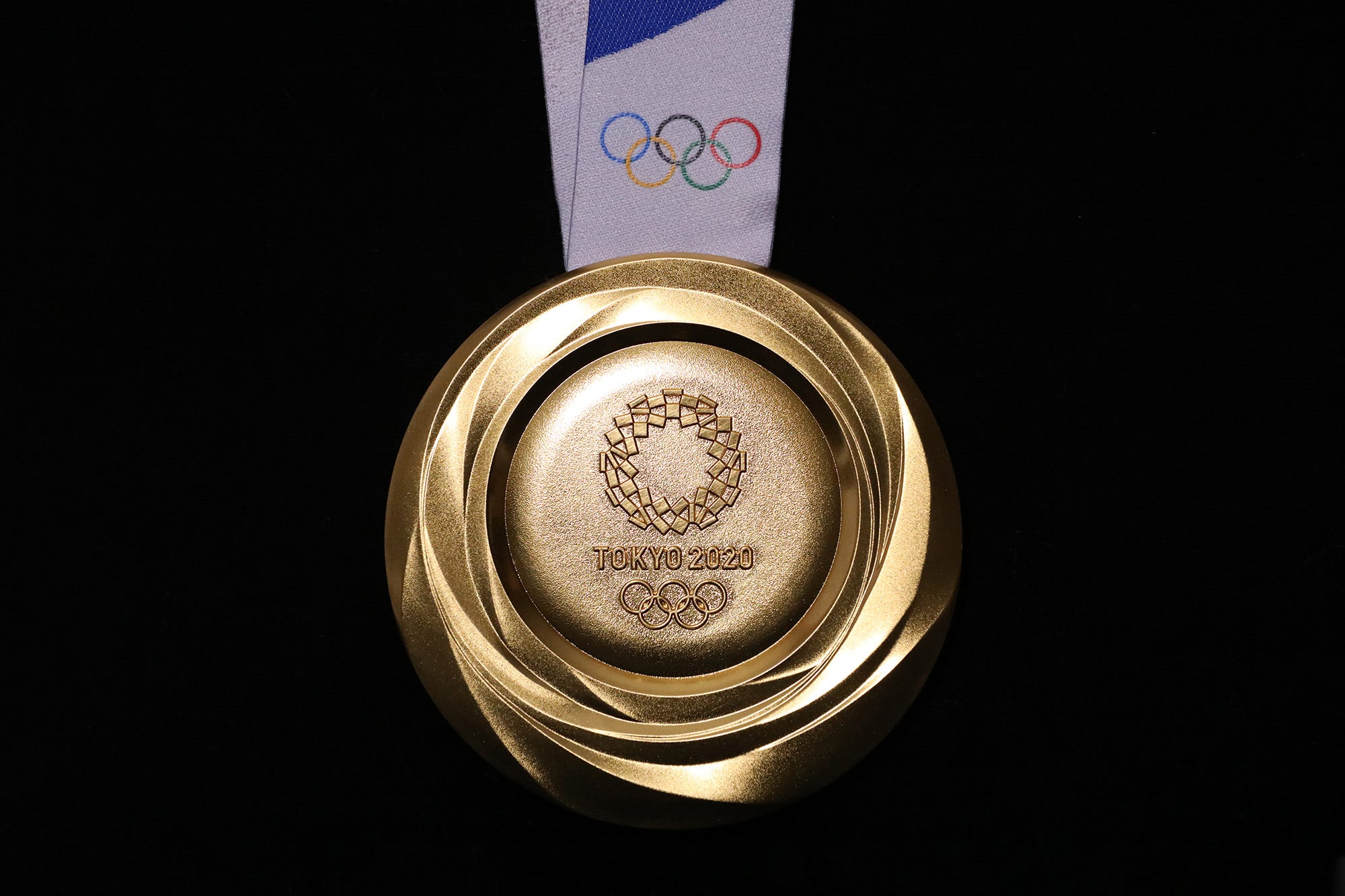 kin-medal-ura-up-r-1564238106.jpg
