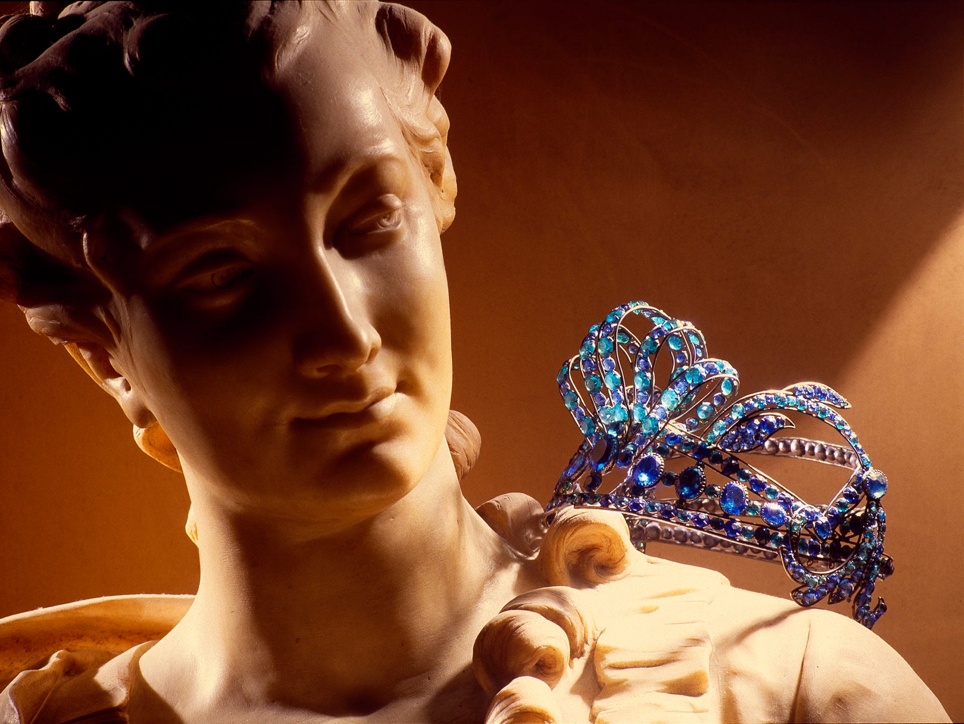 写真家の田原桂一が捉えたパリ・オペラ座 『OPÉRA de PARIS』展、開催中