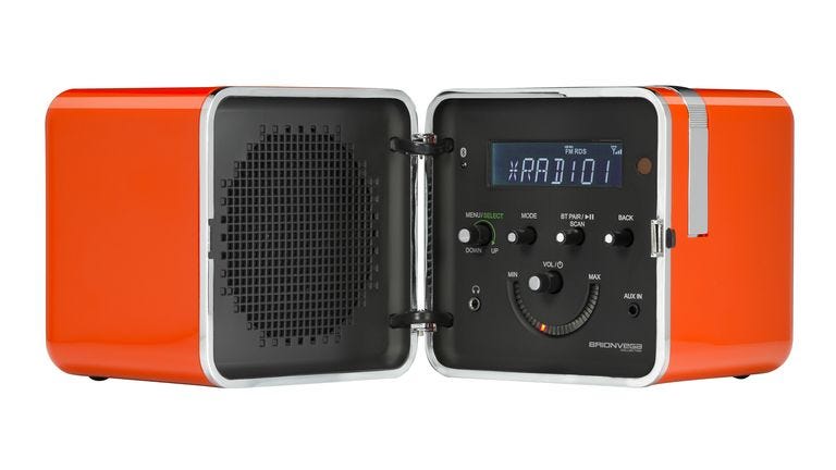 イタリアのオーディオ機器メーカー、ブリオンベガの名作「ラジオクーボ