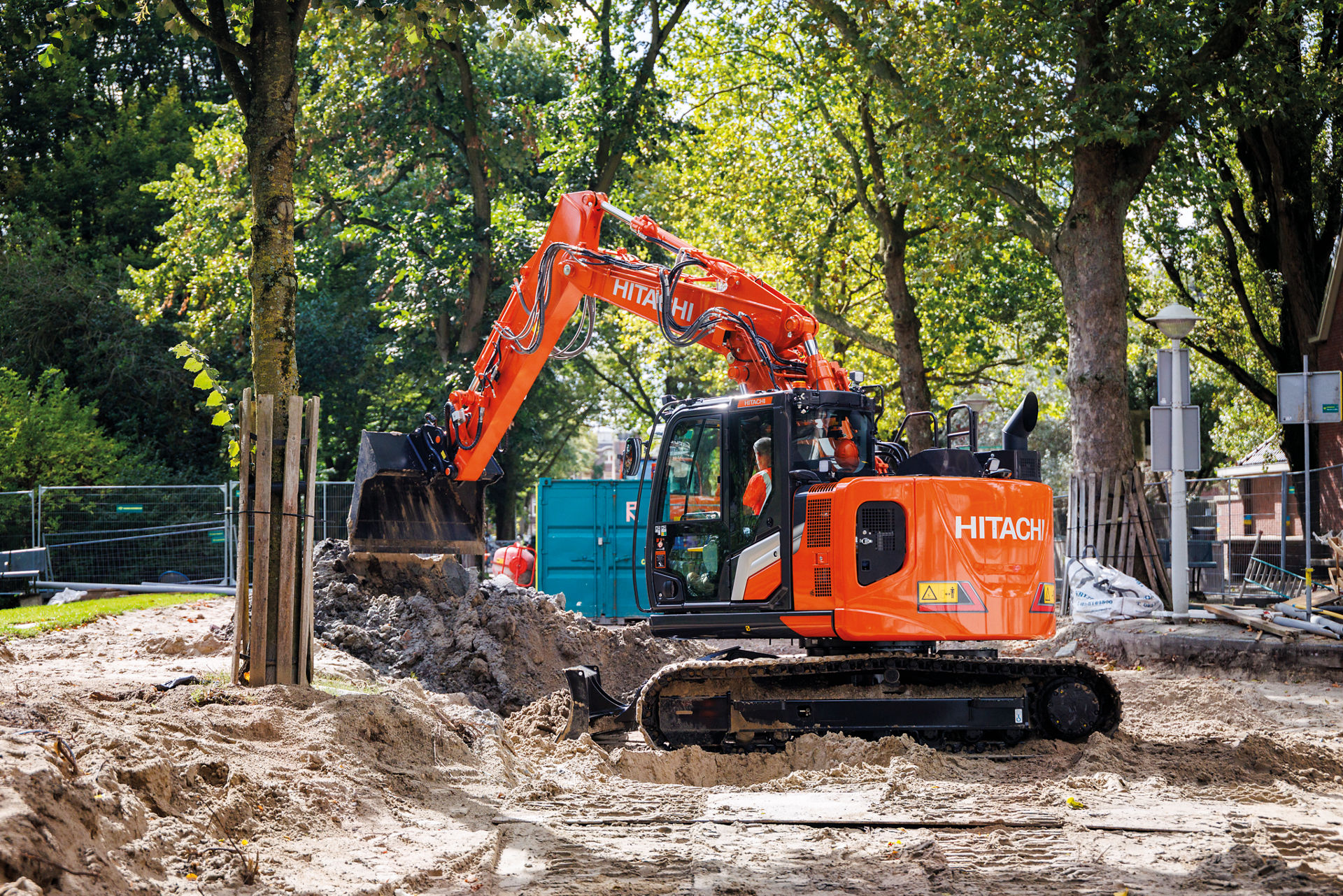 ZX135US-7B Medium Excavators - HitachiCM Europe