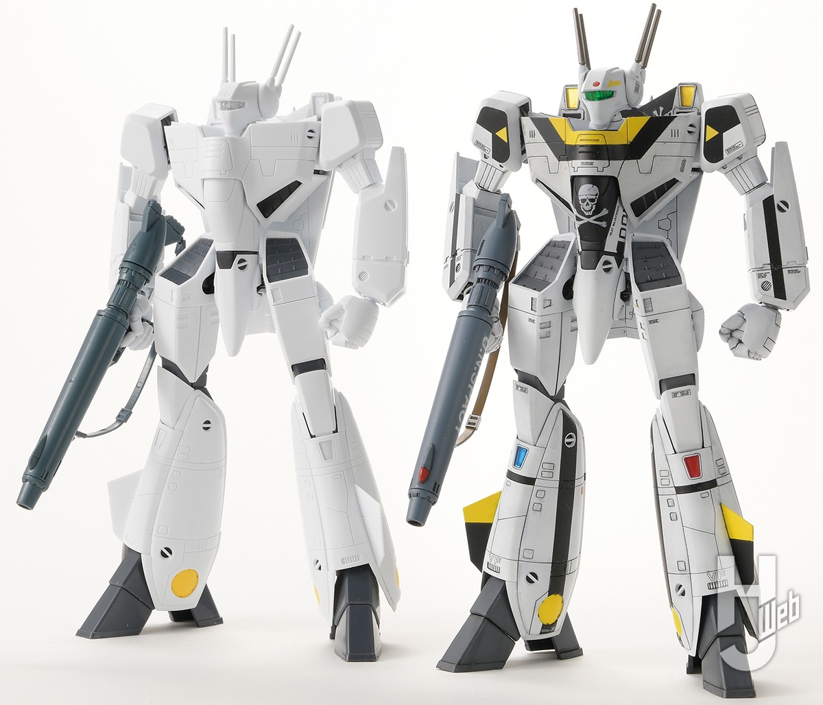 ファン待望の「VF-1S バルキリー ロイ・フォッカースペシャル」が
