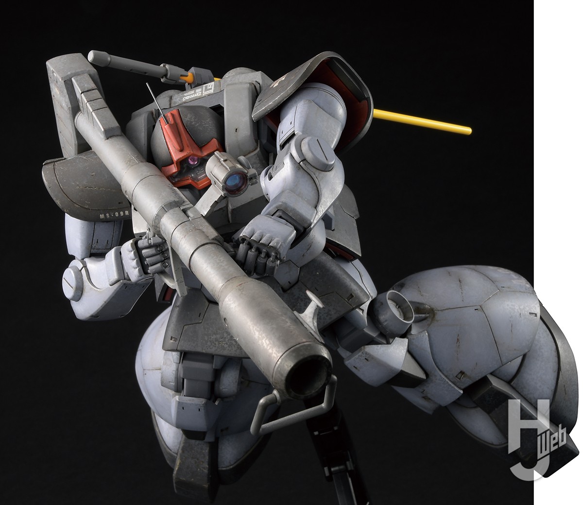 デカール剥がしやチッピングのテクニックで宇宙汚れをまとった「MG