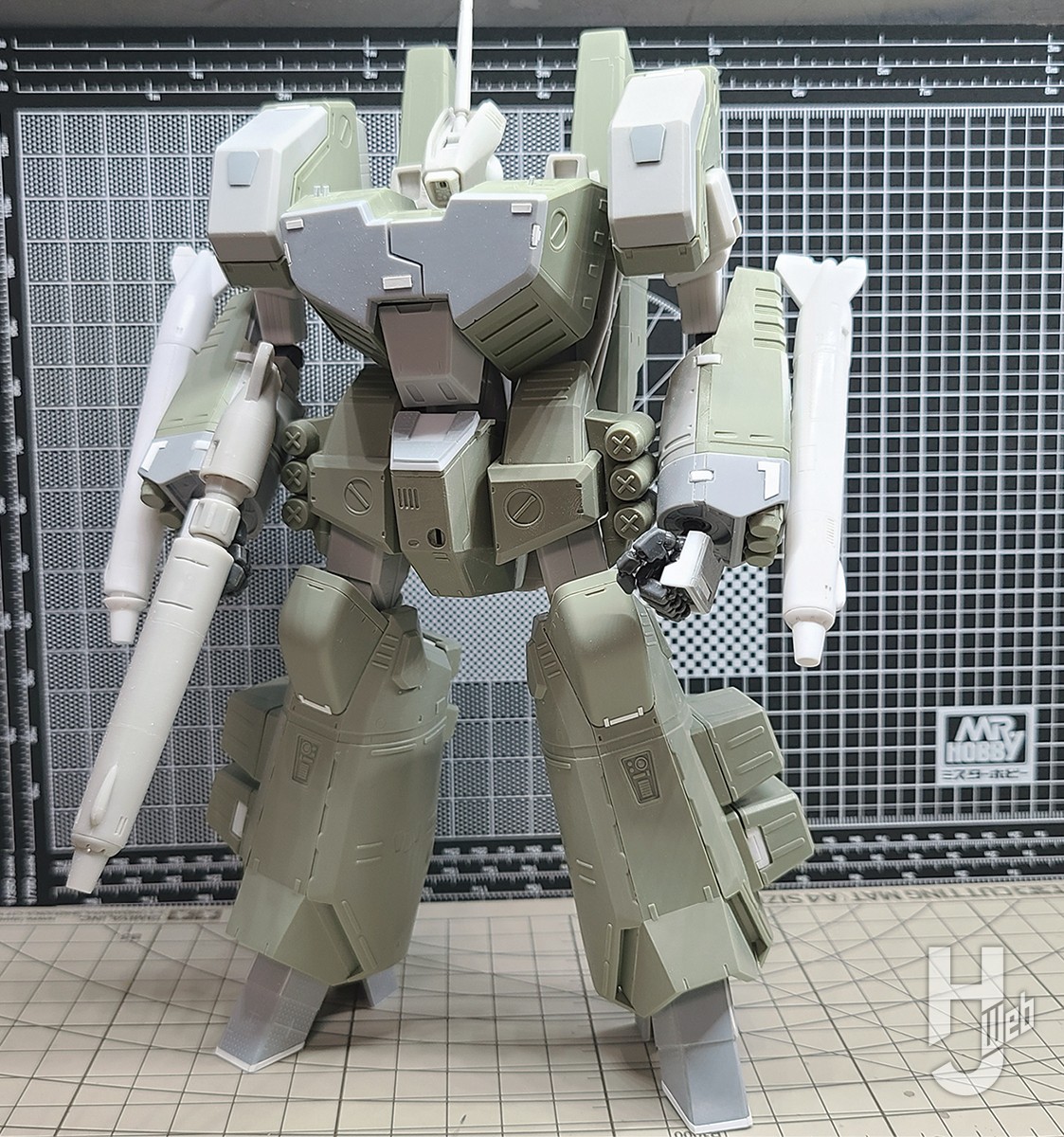 宇宙の翼』A型のアーマードバルキリーをモデラーがやりたい工作を