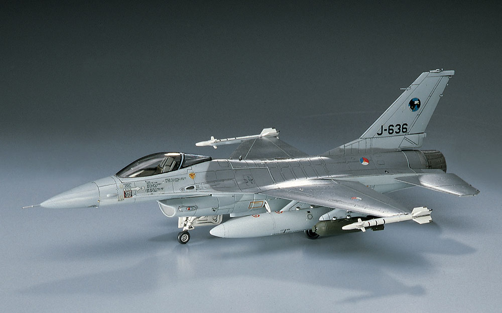 ハセガワ、プラモデル「F-16A プラス ファイティング ファルコン」再販