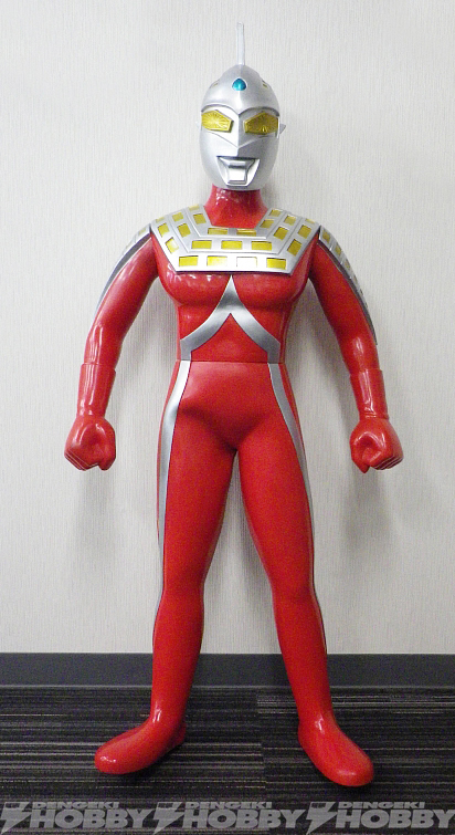 ウルトラセブン』のソフビがプレックスより登場！ 全高120センチの