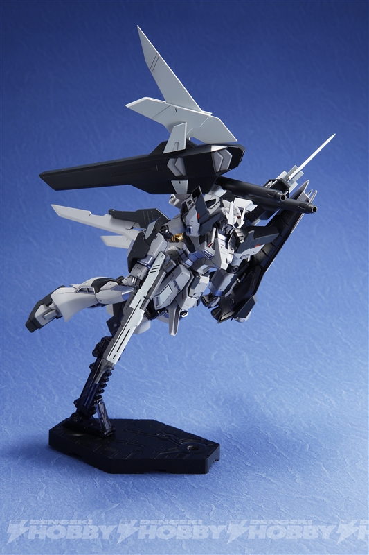 ガンダムビルドファイターズD／Aに登場の「Hi-νガンダムインフラックス