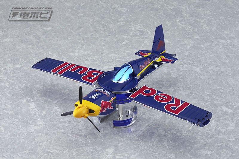 世界初！レッドブル缶を使った公認アイテムも発売決定！「レッドブル