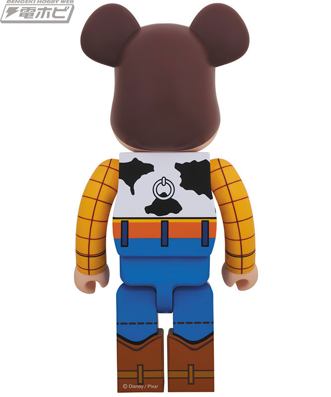 トイ・ストーリー』のウッディとバズ・ライトイヤーが1000％サイズの