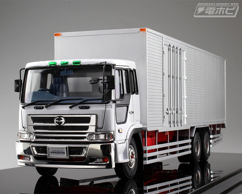 青島文化教材社より「日野 スーパードルフィンプロフィア テラヴィFR