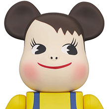 不二家の最新BE@RBRICKは蛍光ピンクの招き猫ペコちゃん！100％＆400