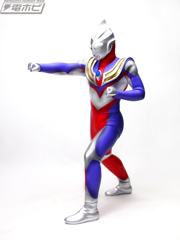 ウルトラマンティガ』スーツアクターの権藤俊輔氏、中村浩二氏の体型に