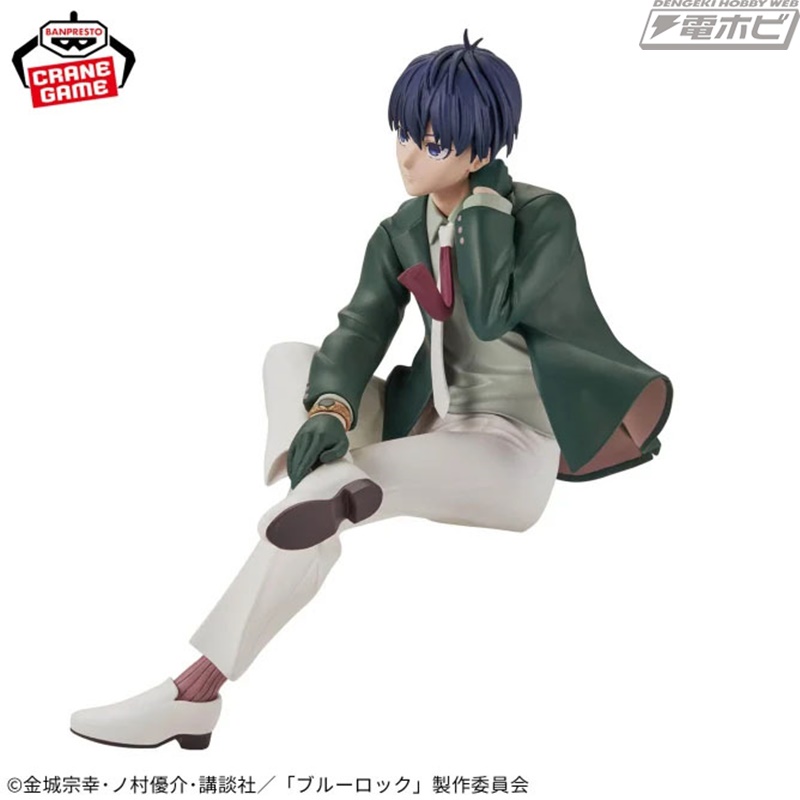 オリジナル衣装を纏った座り姿の潔世一＆糸師凛を立体化！TVアニメ