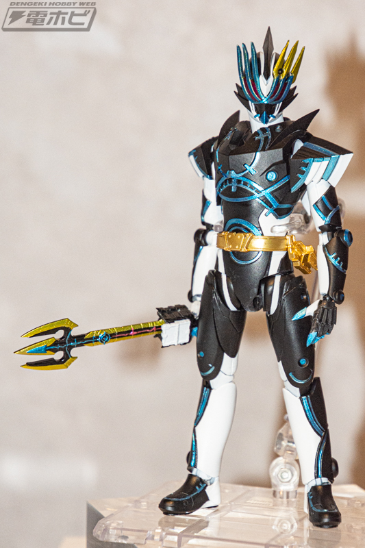 仮面ライダーセイバー』S.H.Figuarts 仮面ライダーデュランダルが初