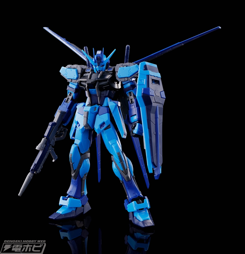 限定カラーのガンプラ「RG RX-78-2 ガンダム＆エールストライク