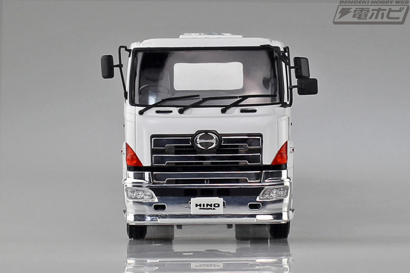 大型トラック「日野 プロフィア SH タンクローリー」の1/32スケール