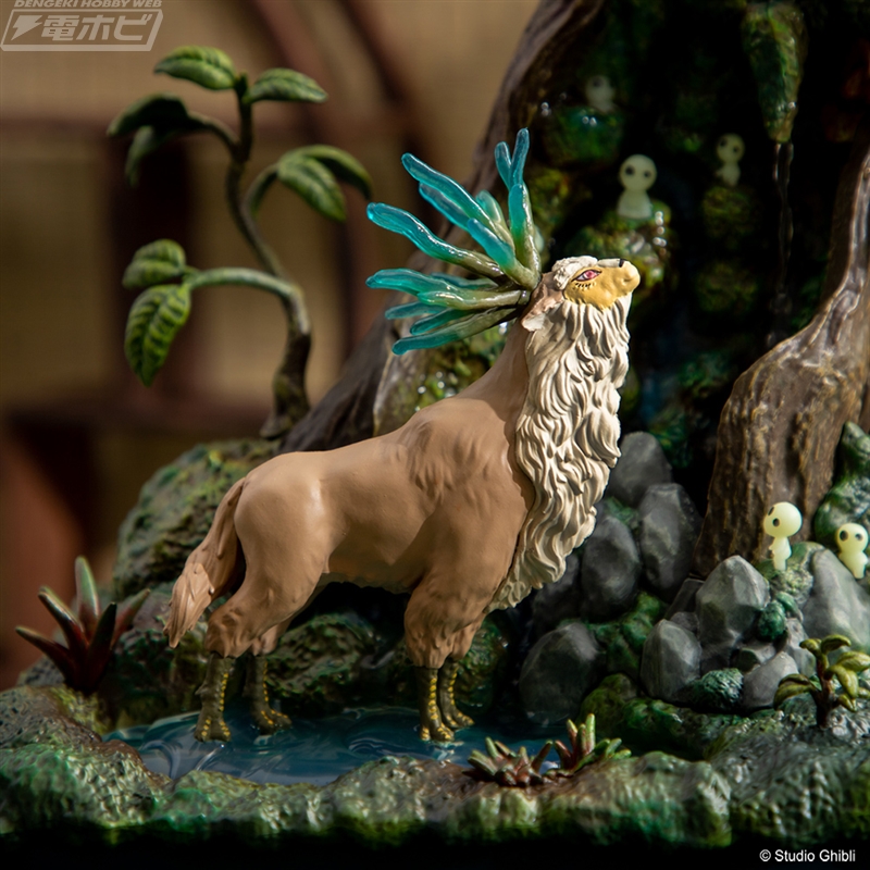 バス停で雨宿りするトトロやシシ神の森の情景が再現！盆栽風インテリア