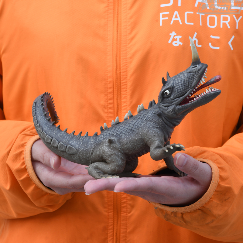 海洋堂のソフビ組立キット「大怪獣ガメラ」「冷凍怪獣バルゴン