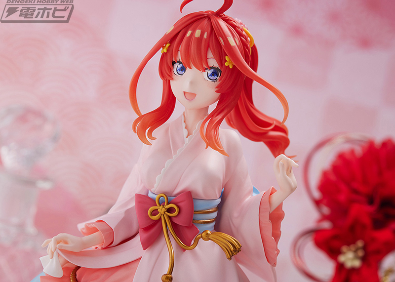 無邪気な笑顔がチャーミング！映画『五等分の花嫁』中野五月がミニスカ