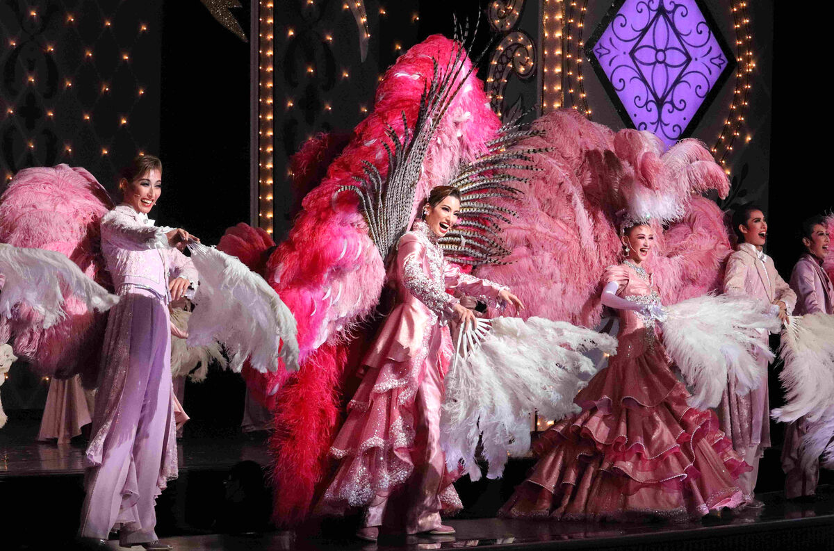 誕生100周年の宝塚花組、大劇場公演開幕！トップスター柚香光「身の