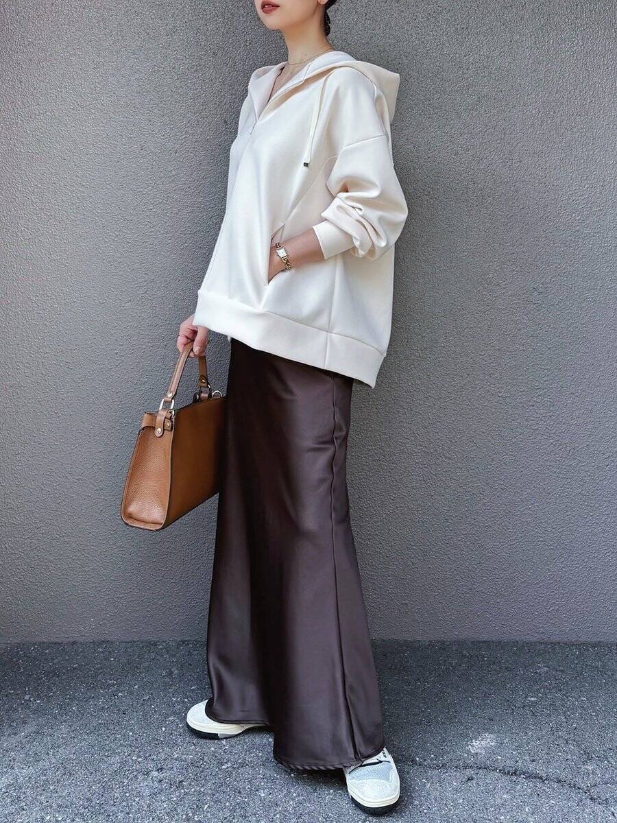 大人のスウェットはスカート合わせが大正解！上品にこなれる♡きれいめ