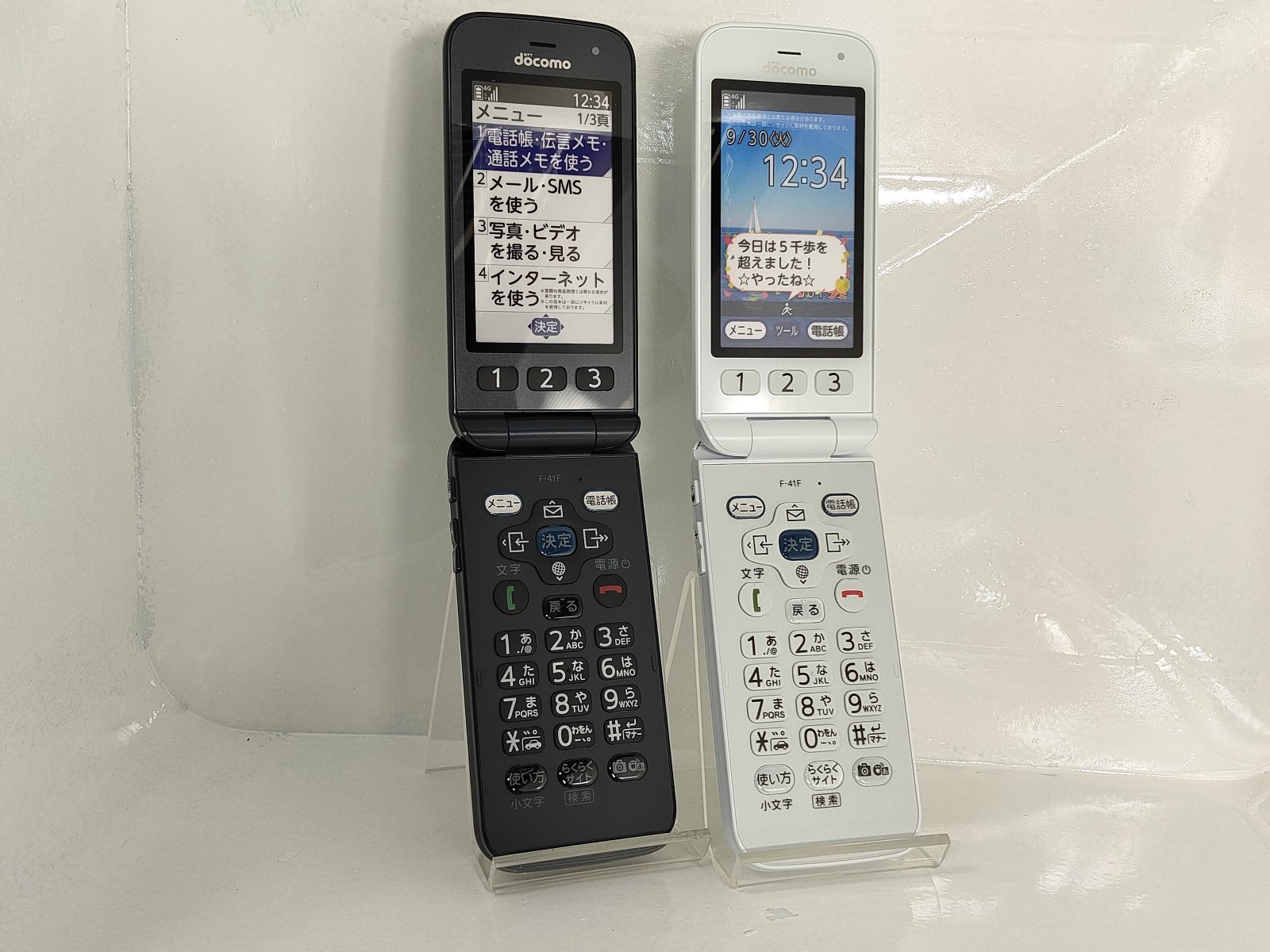 NTTドコモ F－41F らくらくホン モックアップ - モックセンター