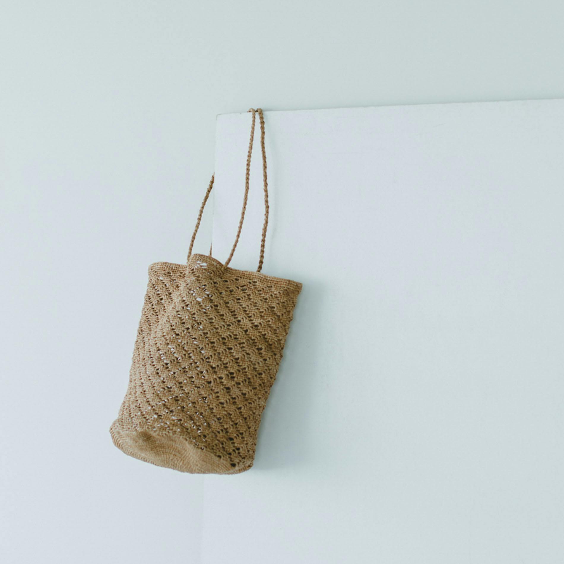 ラフィアのトートバッグ（丸底） - 北欧、暮らしの道具店