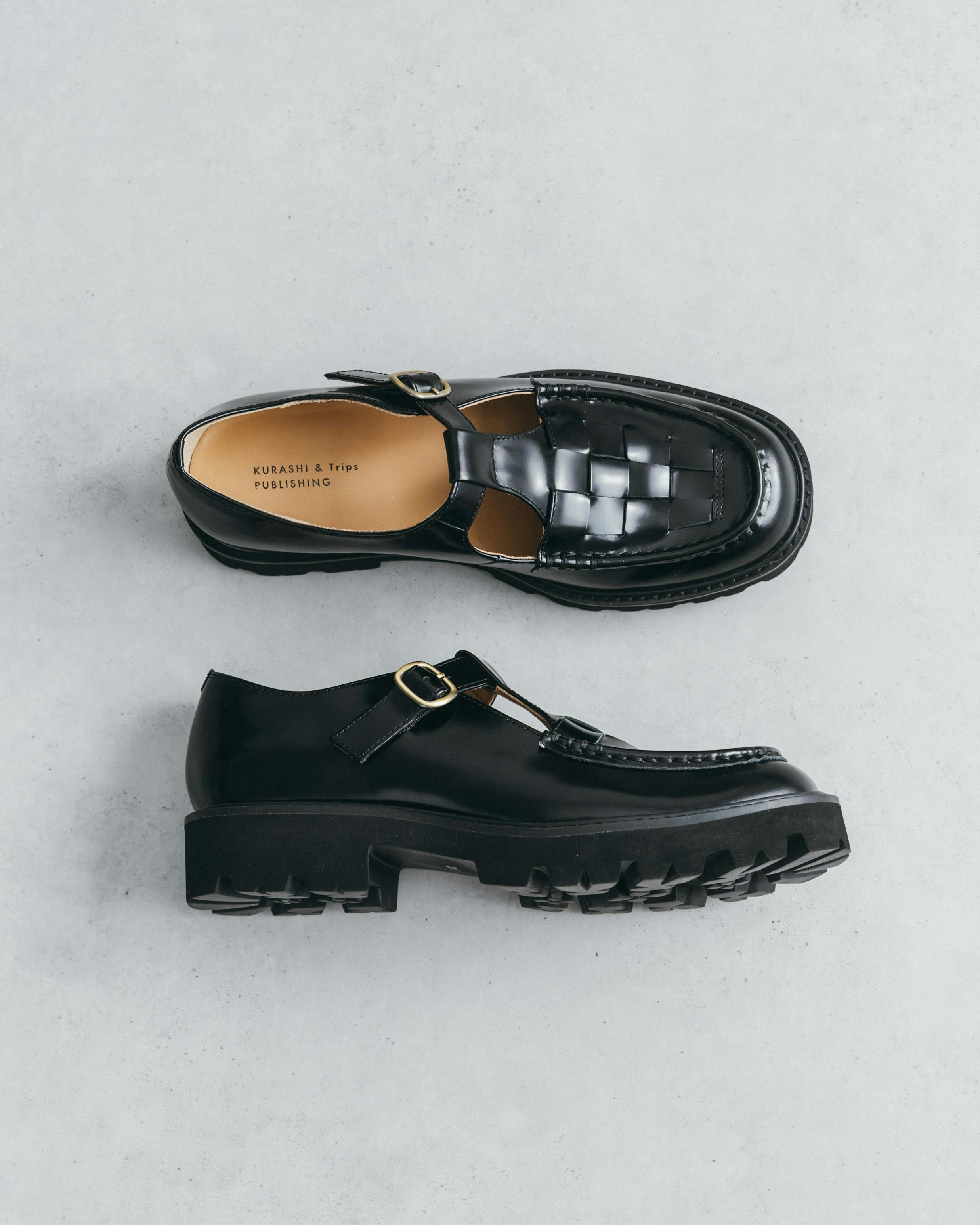 つま先踊る、大人の相棒」こだわりソールのTストラップシューズ / 牛革