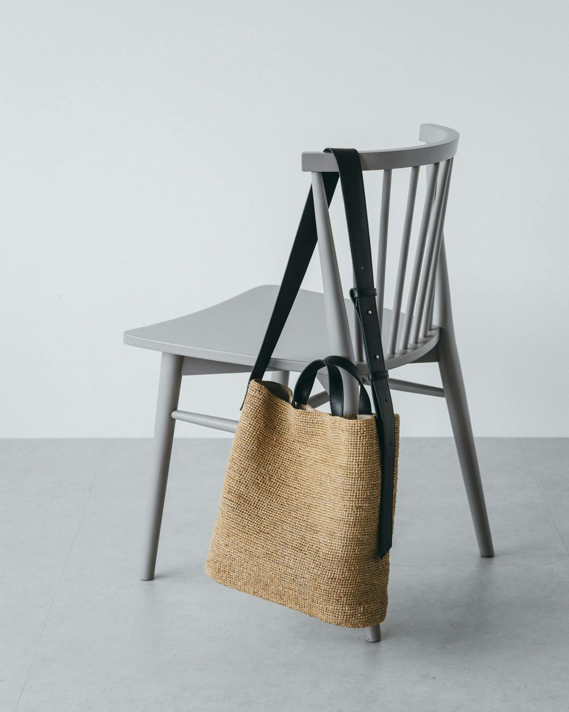 品よく、たっぷり」ラフィアのショルダートートバッグ - 北欧、暮らし